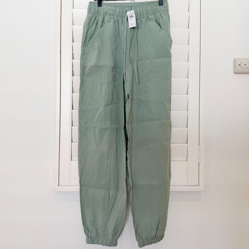 NWT Abercrombie Women's Mint Sage Green Drawstring Joggers Size Small